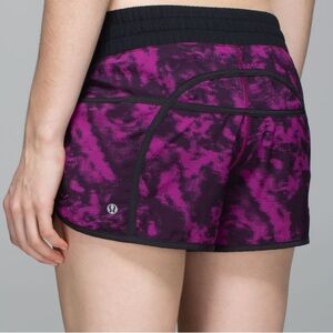 Lululemon Tracker Short III *4-way Stretch in Breezie Regal Plum Black / Black